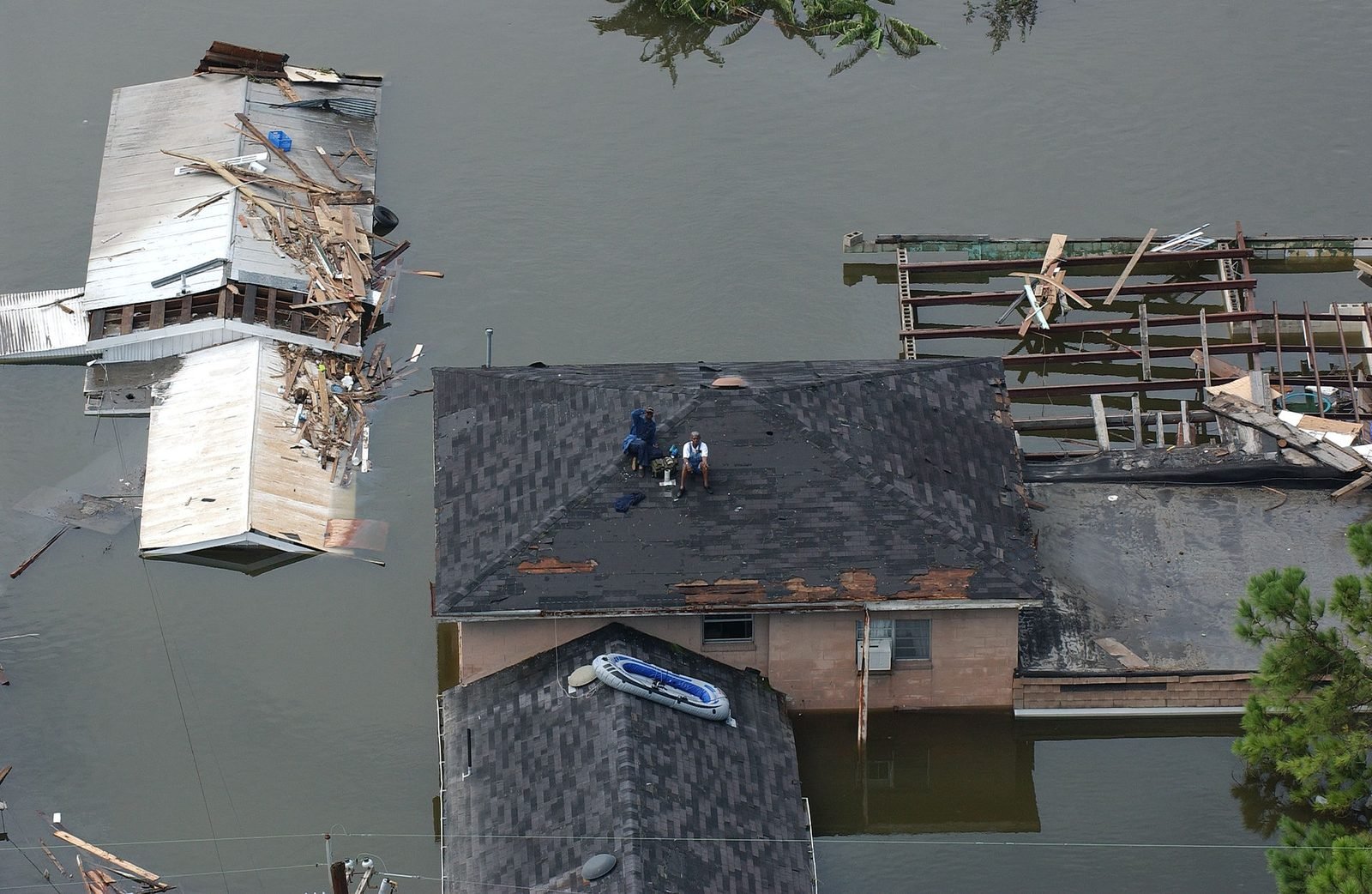 Residents await rescue after Hurricane Katrina